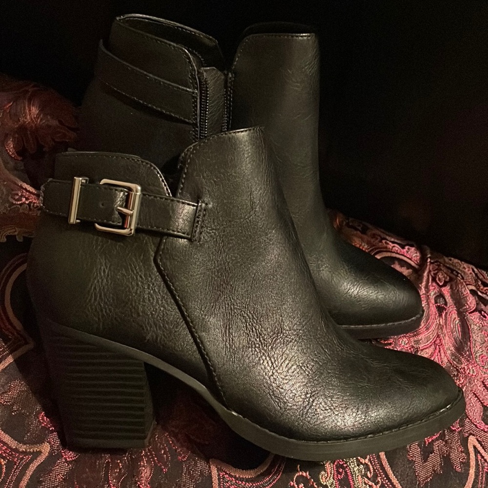 Express zip up booties